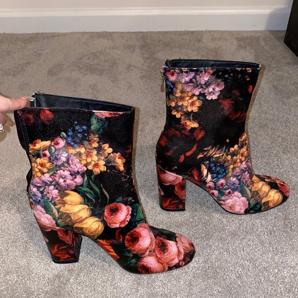 Floral booties - Picture 2 of 5